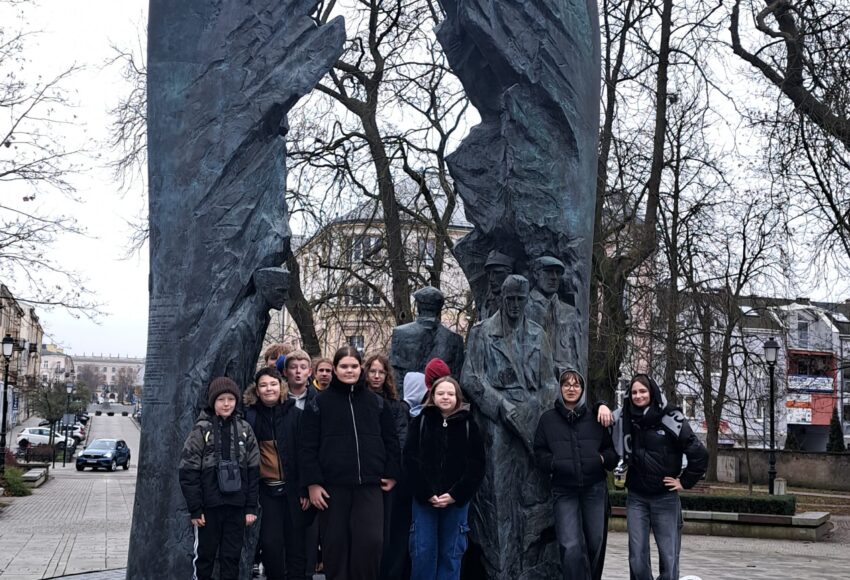 006aec42 1cda 4c70 abc3 ad56b8a8ee8d